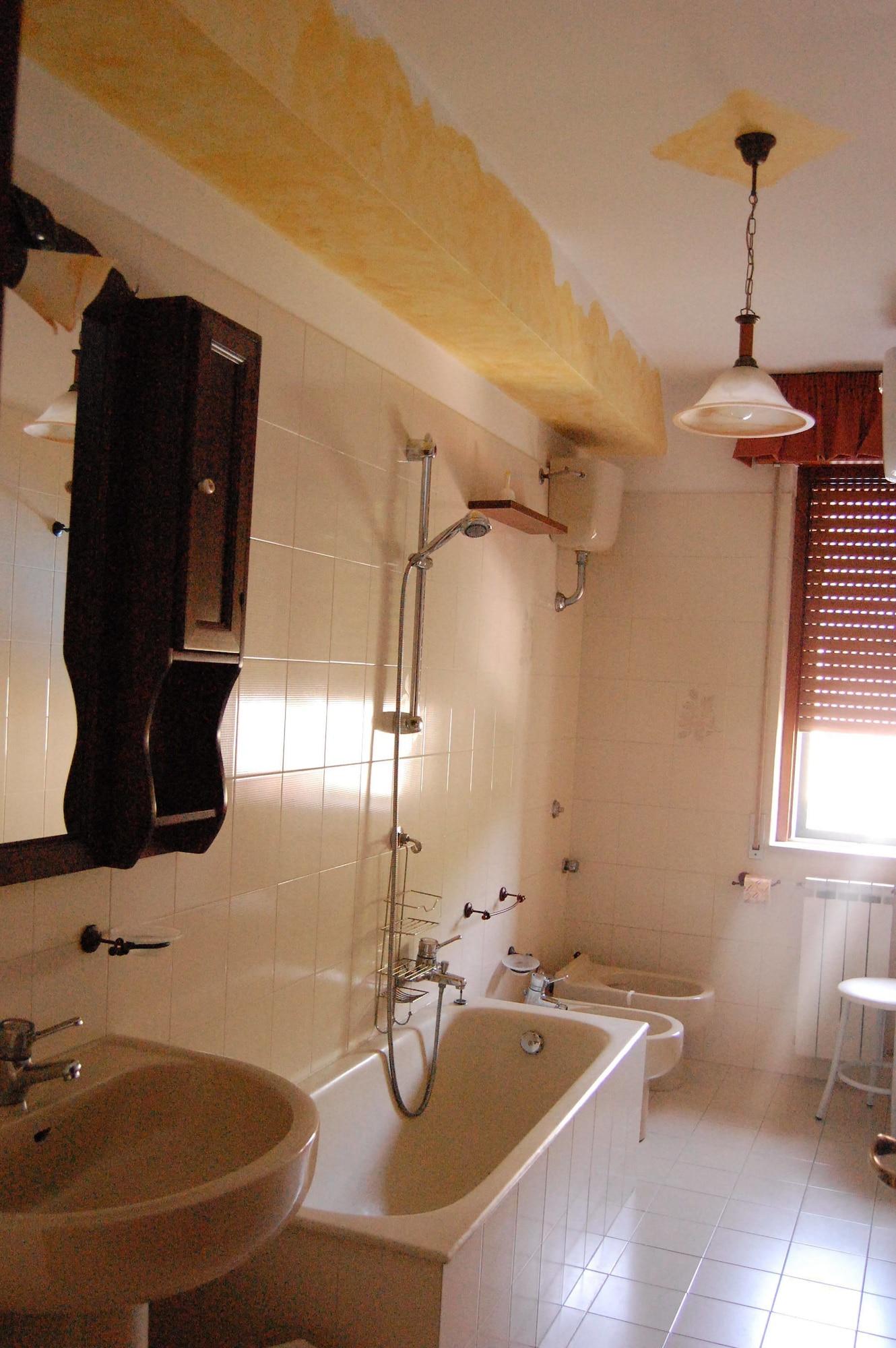 Rabbit Guest House Аджерола Екстериор снимка